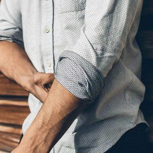 Taylor Stitch The California Button Down in Navy Jacquard Dot Size 40 (Medium)